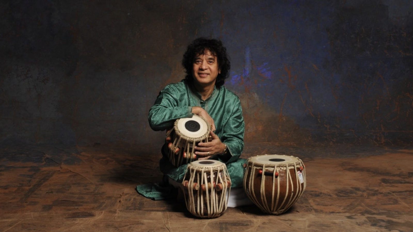 Zakir Hussein spiller tabla